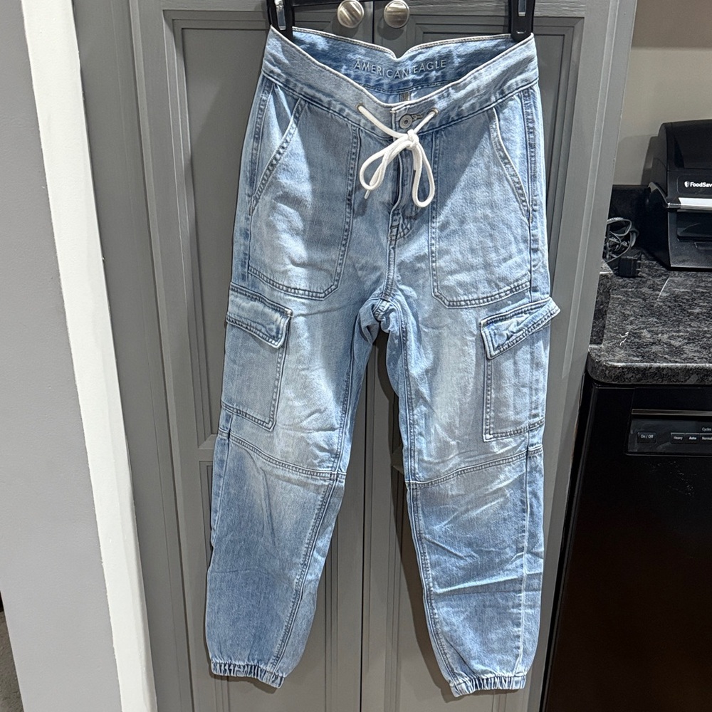 American Eagle Outfitters Women’s Light Wash High Waisted Jegging Jogger